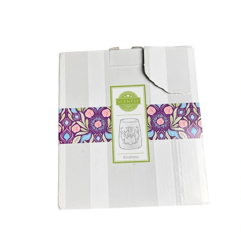 Scentsy NEW Kindness Scented Wax Warmer‎ in White